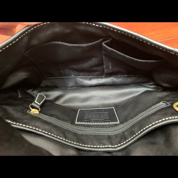 Authentic Coach Purse Vintage - Picture 9 of 10